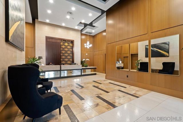 700 W E St 403, San Diego, CA 92101