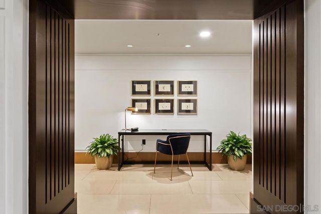 700 W E St 403, San Diego, CA 92101