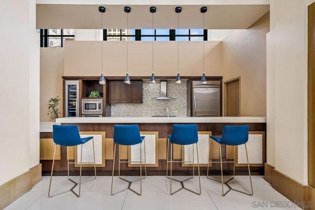 700 W E St 403, San Diego, CA 92101