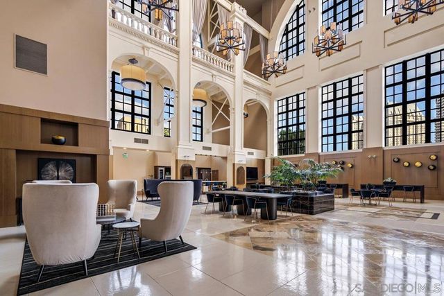 700 W E St 403, San Diego, CA 92101