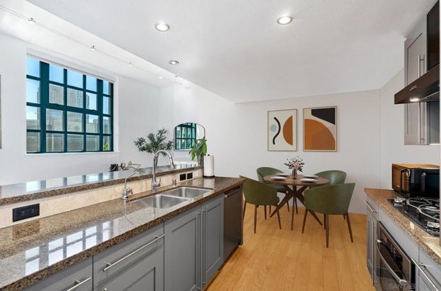 700 W E St 403, San Diego, CA 92101