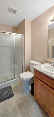 1447 Asbury Lane, Waterloo, IA 50701