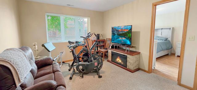 1447 Asbury Lane, Waterloo, IA 50701