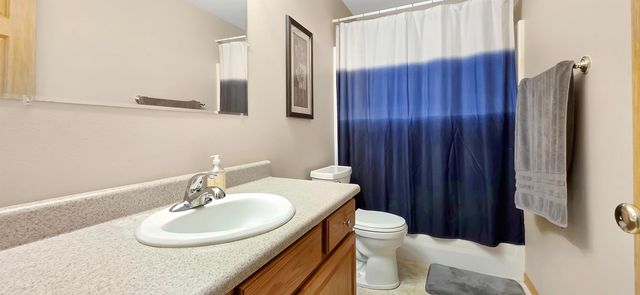 1447 Asbury Lane, Waterloo, IA 50701
