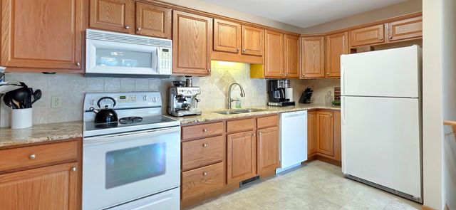 1447 Asbury Lane, Waterloo, IA 50701