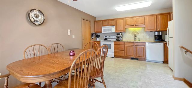 1447 Asbury Lane, Waterloo, IA 50701