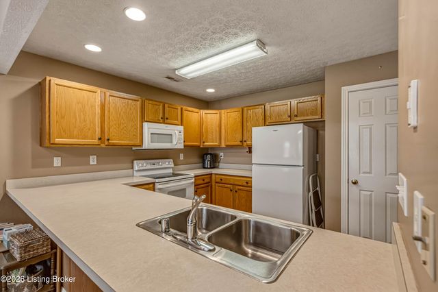 252 Cornell Ave, Mt Washington, KY 40047