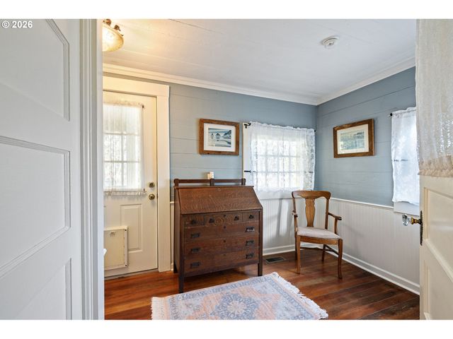 2050 FRIENDLY St, Eugene, OR 97405