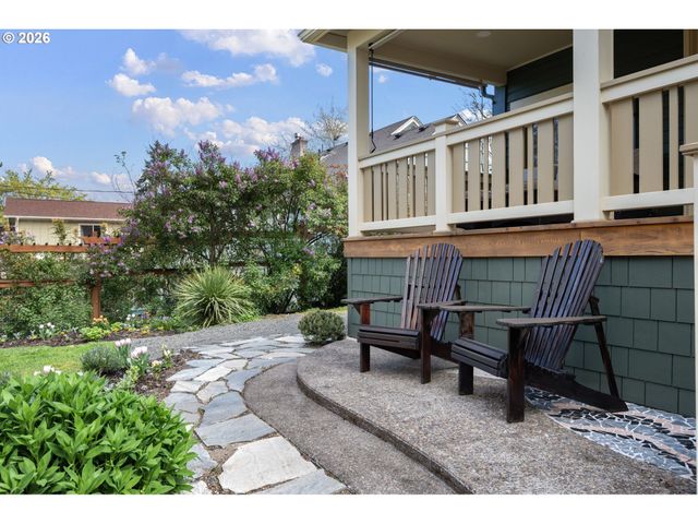 2050 FRIENDLY St, Eugene, OR 97405