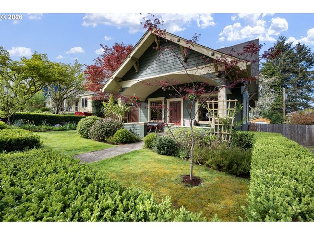 2050 FRIENDLY St, Eugene, OR 97405