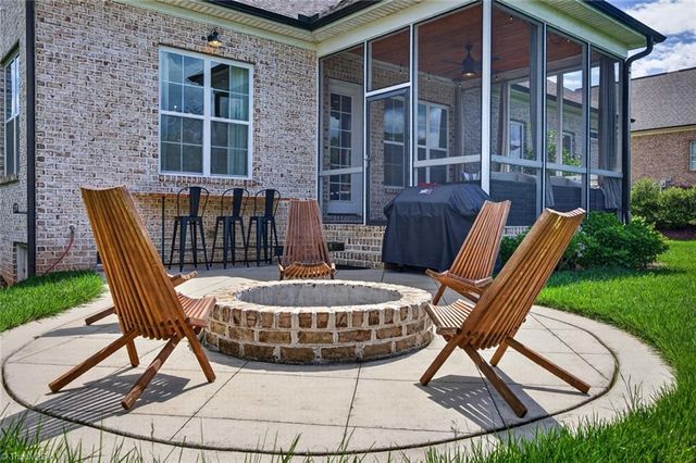 4818 Summer Hill Way, Winston-salem, NC 27106