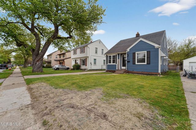 3133 Strathmoor Avenue, Toledo, OH 43614