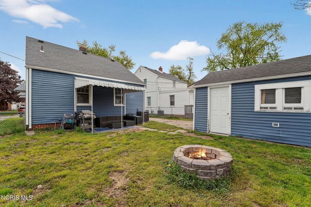 3133 Strathmoor Avenue, Toledo, OH 43614