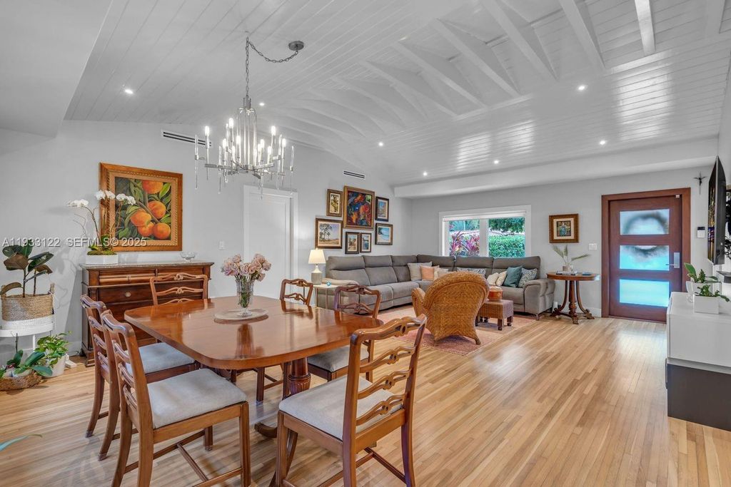 Image 10 of property listing at 1245 Milan Ave, Coral Gables, FL 33134