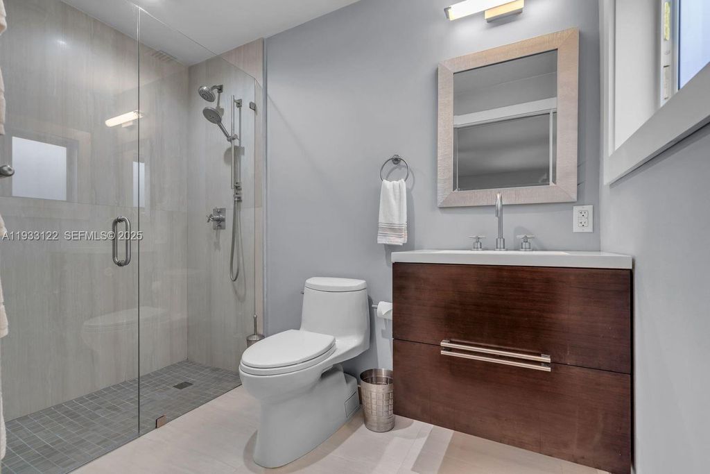 Image 13 of property listing at 1245 Milan Ave, Coral Gables, FL 33134