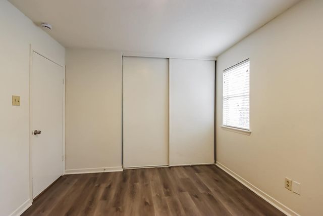 10 Shallow Pond Place, Montgomery, TX 77381