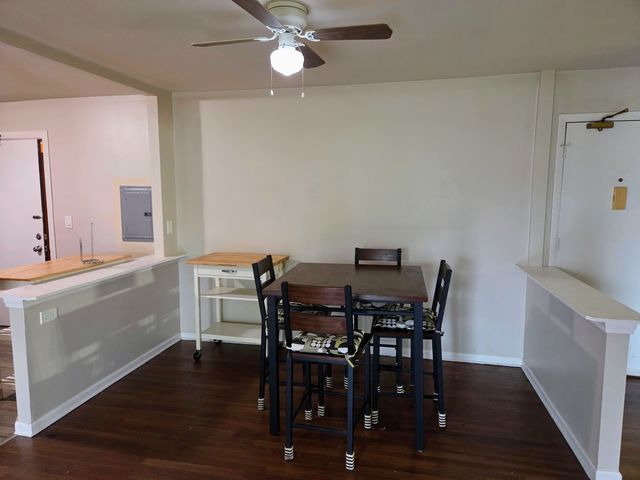 9561 Dee Road 2D, Des Plaines, IL 60016