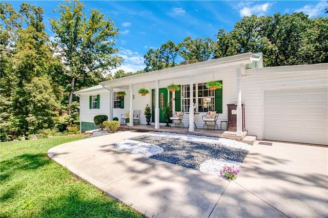 154 Sunset Street, Clarkesville, GA 30523