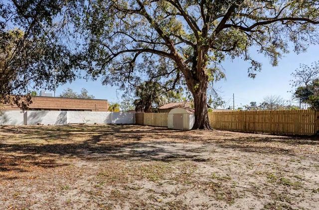 8911 OREN AVENUE, Tampa, FL 33614