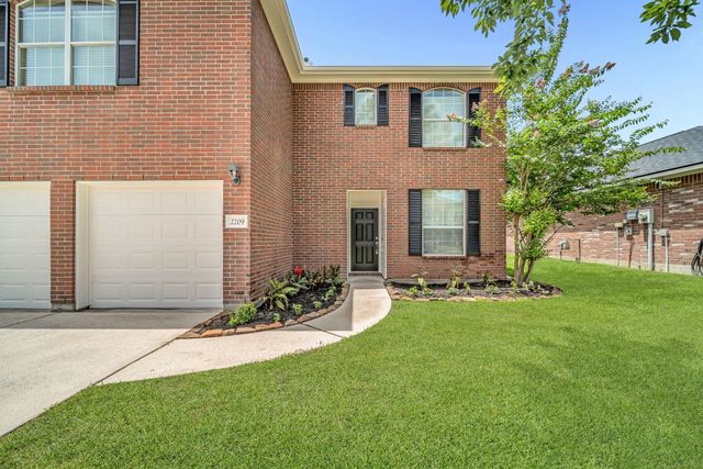 2209 Jefferson Crossing Drive, Conroe, TX 77304
