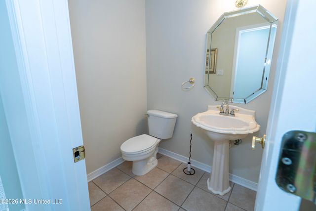 15394 Lakeview Court, Gulfport, MS 39503