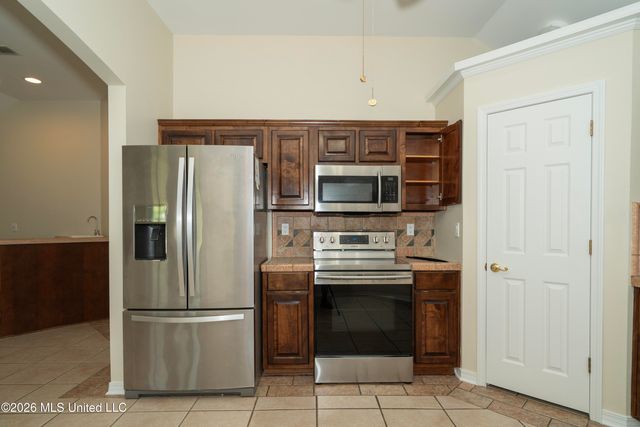 15394 Lakeview Court, Gulfport, MS 39503