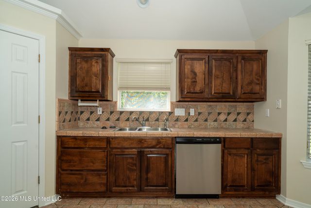 15394 Lakeview Court, Gulfport, MS 39503