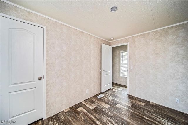 15 Eddie Road, Madison, OH 44057