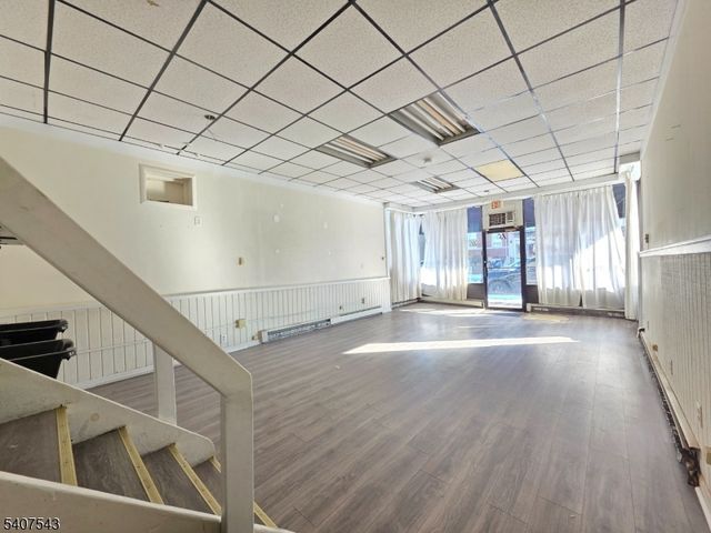 15 E Price St, Linden City, NJ 07036