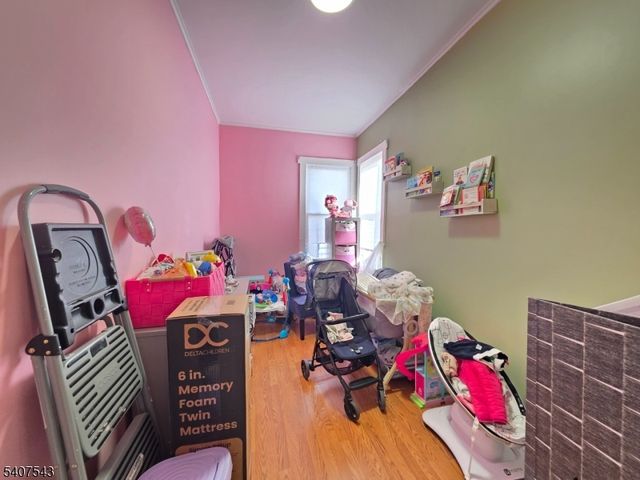 15 E Price St, Linden City, NJ 07036