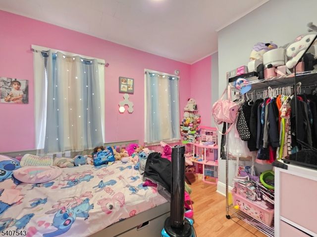 15 E Price St, Linden City, NJ 07036