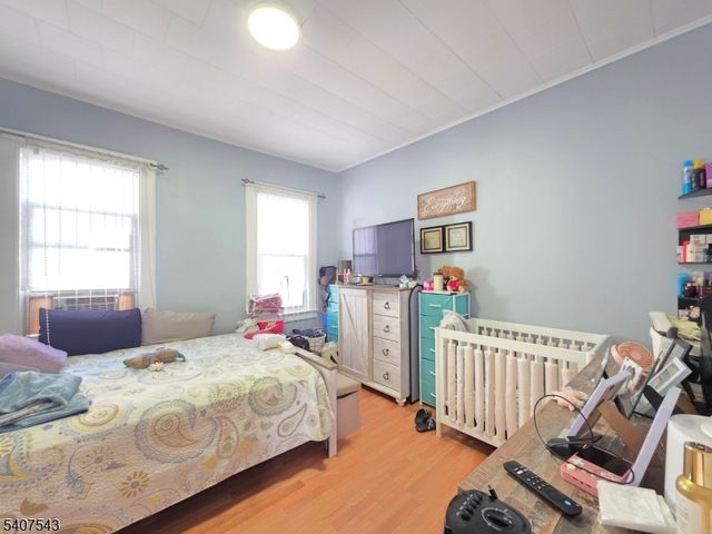 15 E Price St, Linden City, NJ 07036