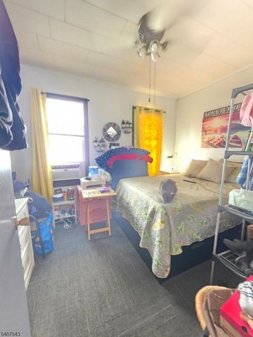 15 E Price St, Linden City, NJ 07036