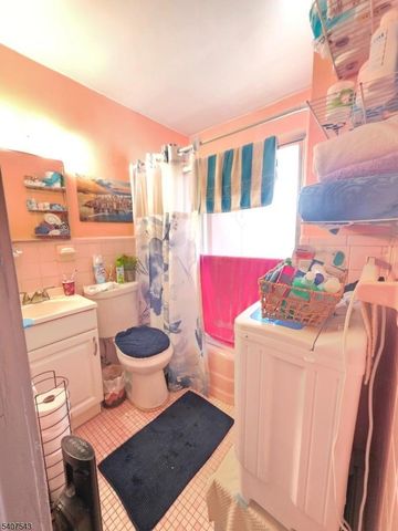 15 E Price St, Linden City, NJ 07036