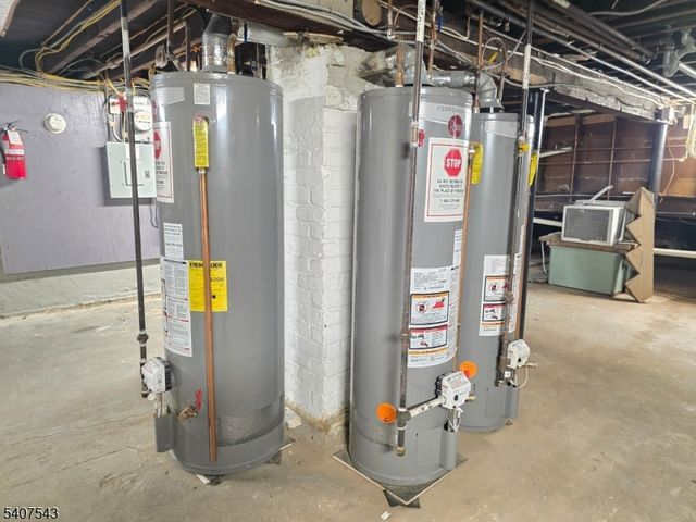 15 E Price St, Linden City, NJ 07036