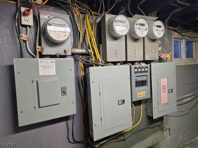 15 E Price St, Linden City, NJ 07036