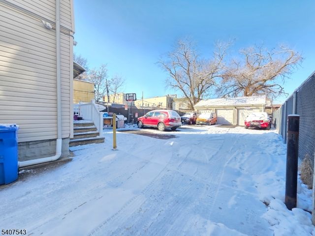 15 E Price St, Linden City, NJ 07036