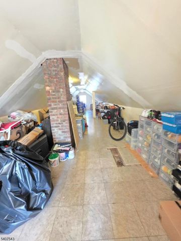 15 E Price St, Linden City, NJ 07036