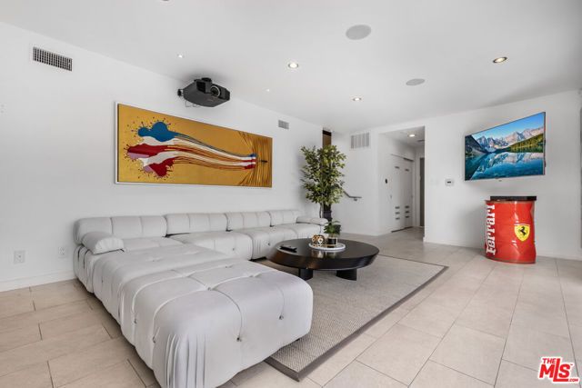 2260 Maravilla Drive, Los Angeles, CA 90068