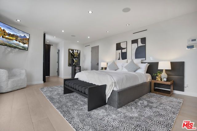 2260 Maravilla Drive, Los Angeles, CA 90068