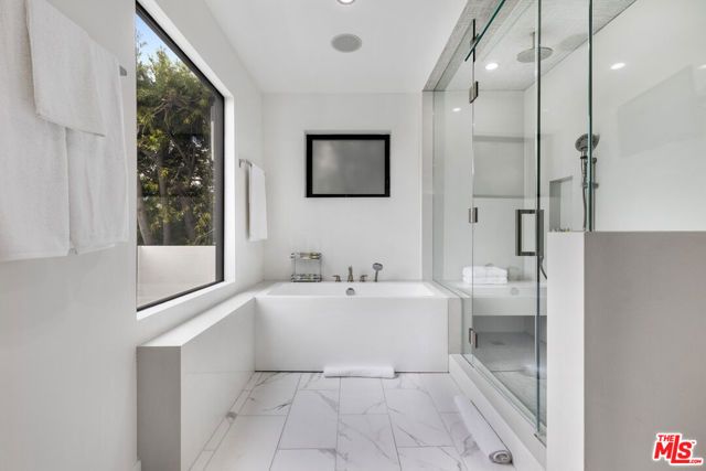 2260 Maravilla Drive, Los Angeles, CA 90068