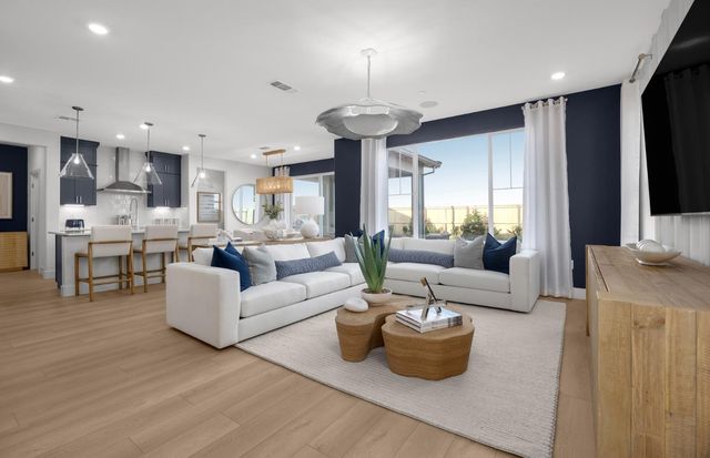 3869 Cross Point Rd, Roseville, CA 95747