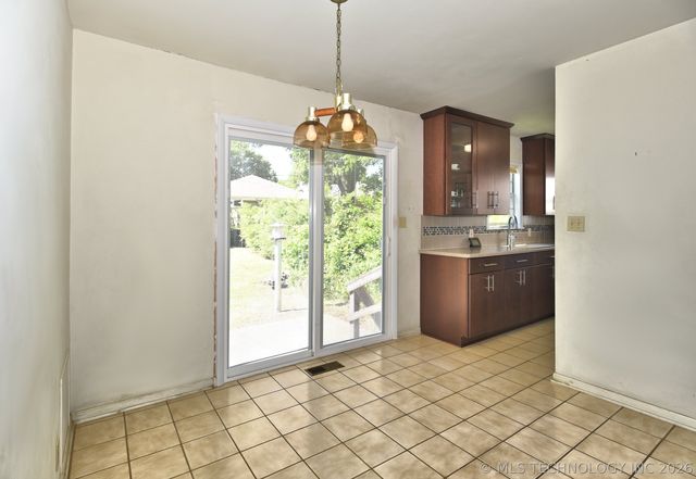 3528 E 4th Street S, Tulsa, OK 74112
