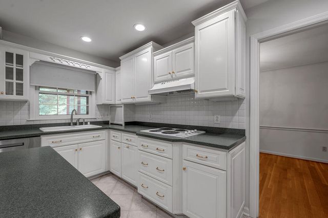 324 Melbourne Way, Lexington, KY 40502