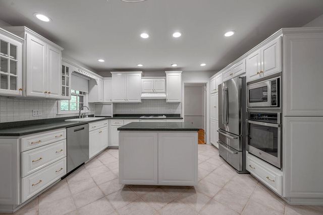 324 Melbourne Way, Lexington, KY 40502