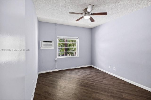 215 30th Street 10, Miami Beach, FL 33140