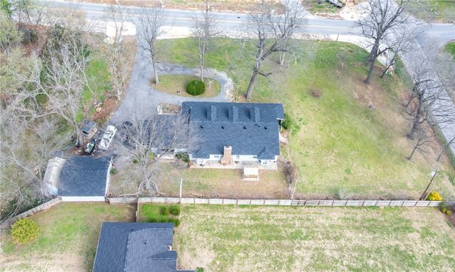 21865 Davidson Road, Siloam Springs, AR 72761