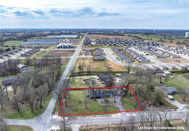 21865 Davidson Road, Siloam Springs, AR 72761