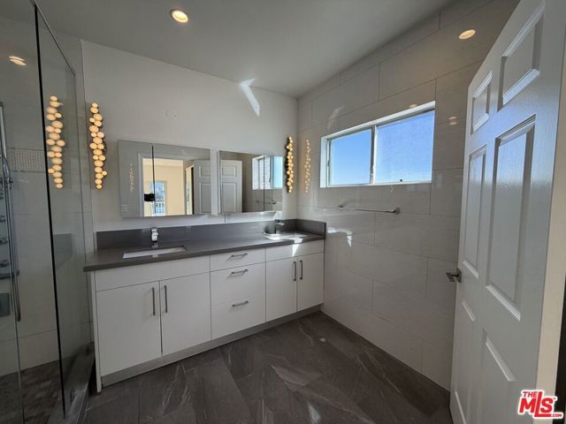 1247 Barry Avenue 401, Los Angeles, CA 90025