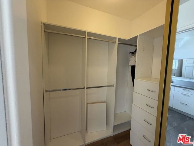 1247 Barry Avenue 401, Los Angeles, CA 90025